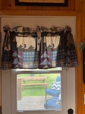 Cabin Valance Bear Patchwork
